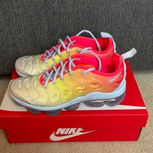 Womens Nike Vapormax White, Orange, and Yellow
